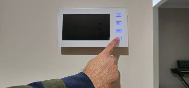 Touchscreen interface for gate video intercom system control
